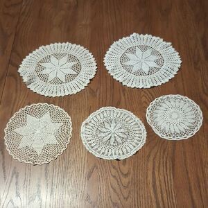 Set of 5 Crochet star & pinwheel design doilies in Cream & ecru colors.
